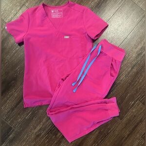 Like new Figs Scrub Set